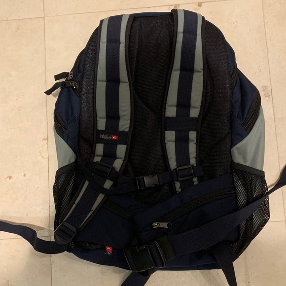 **NEW** Boys’ Quiksilver Backpack - Picture 4 of 7